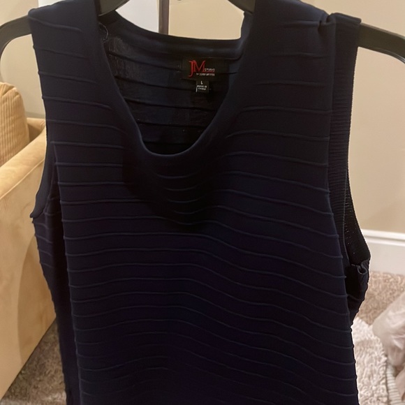 Top - Picture 2 of 3